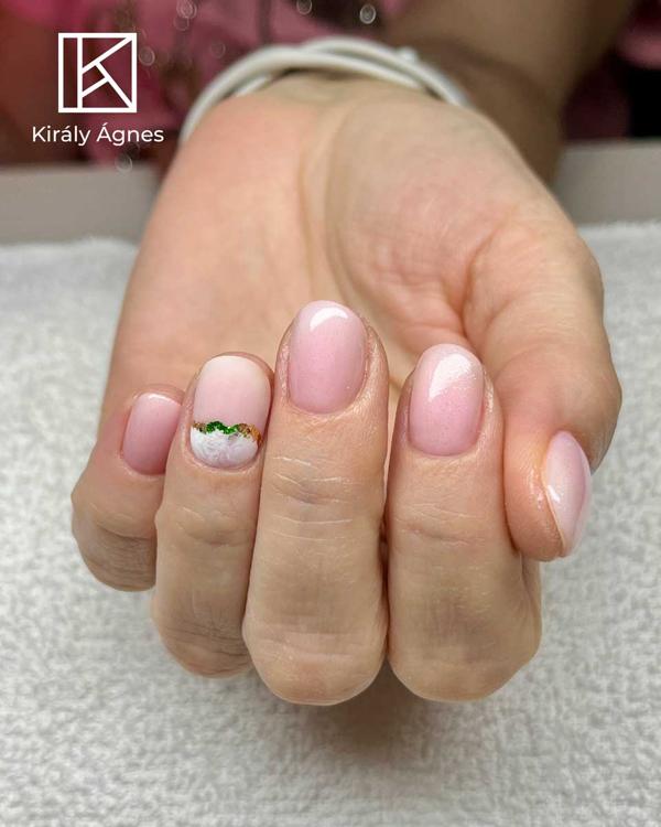 Kozsda Ágnes – francia műköröm, nail art
